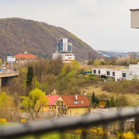 Belveder S Terasou A Parkovacim Miestom * Banska Bystrica