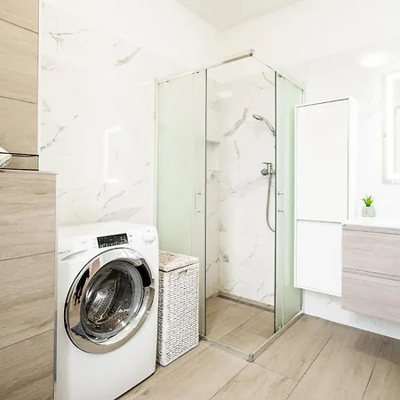 Apartmán Belveder S Terasou A Parkovacim Miestom