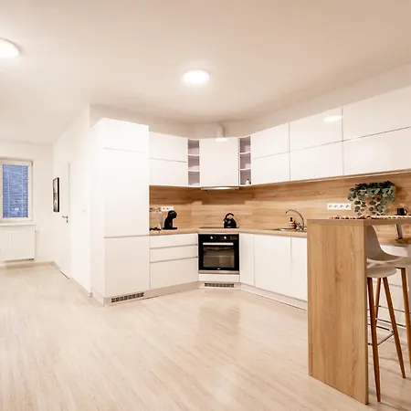 Belveder S Terasou A Parkovacim Miestom Appartement *